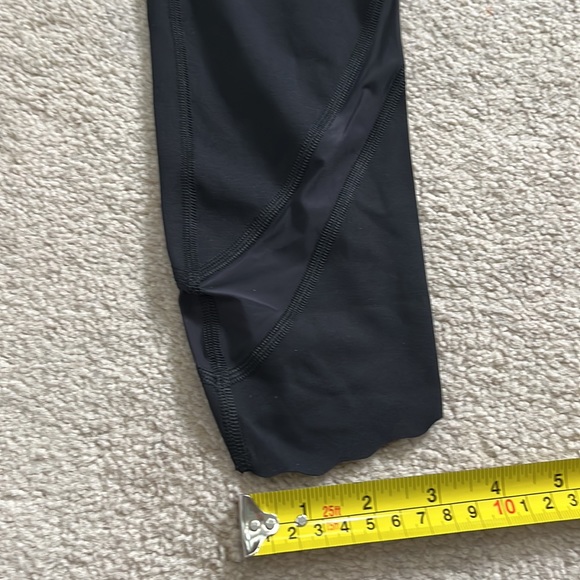 Lululemon Crop - Picture 10 of 12